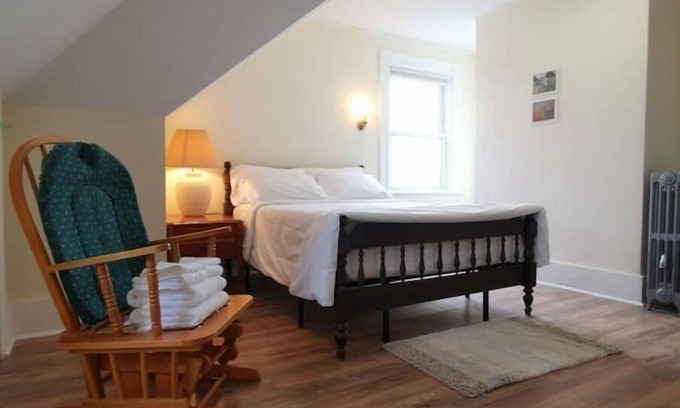 Worcester Apartment | 1 BR Apt walk to MCPHS, WPI, St Vincent Hospital