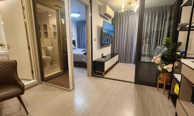 Chatuchak Apartment | 1 BR plus@42th FL/2-3 min walk to BTS MRT Ladprao