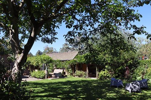 Municipality of Wijdemeren Bed & Breakfast | 1 for 2