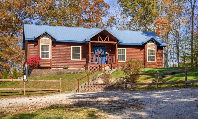 Gnaw Bone Cabin | 1 Liberty Log Cabin in Brown County