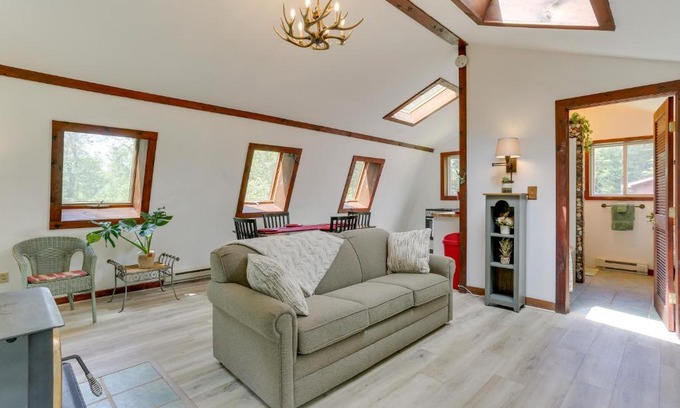Milanville Apartment | 1 Mi to River Pet-Friendly Studio in Milanville!