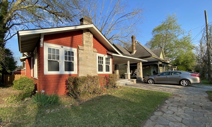 Americus House | 1 mile from downtown Americus and GSW!