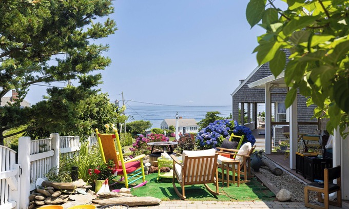 Sagamore Beach Apartment | 1 minute from the Ocean /Private Room with Jacuzzi