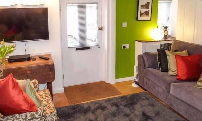 Ticehurst Cottage | 1 ST. MARYS LANE, with a garden in Ticehurst