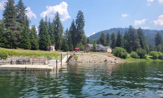 Cusick House | 10 Acre Private riverfront retreat w/dock and 1,000 ft waterfront