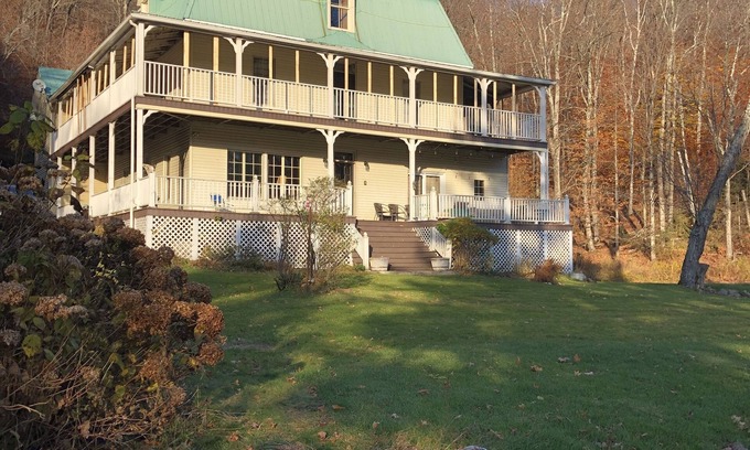 Bolton-Est House | 10 bdr Victorian house; private tennis court, lake