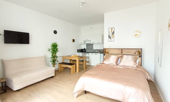 Saint-Amand-sur-Sevre Apartment | 10 min from Puy du Fou - Le Galerne