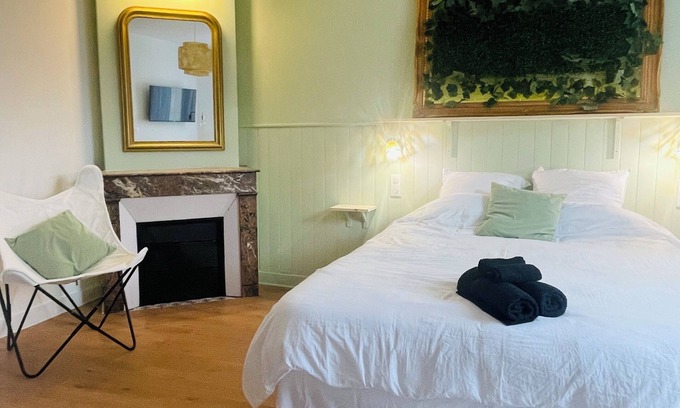 Poincare - Foch - Anatole France - Croix de Bourgogne Apartment | 10-minute walk from the spa and train station, comfortable apartment.