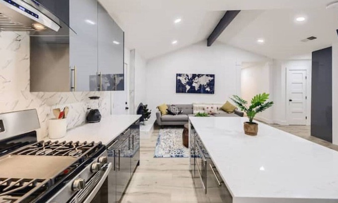South Manchaca House | 10 minutes away from DW, 6th st, and many attractions