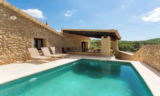 Vallpineda Villa | 10 minutes by car from Sitges. Masia La Torre. Authentic. Charm. Nature.