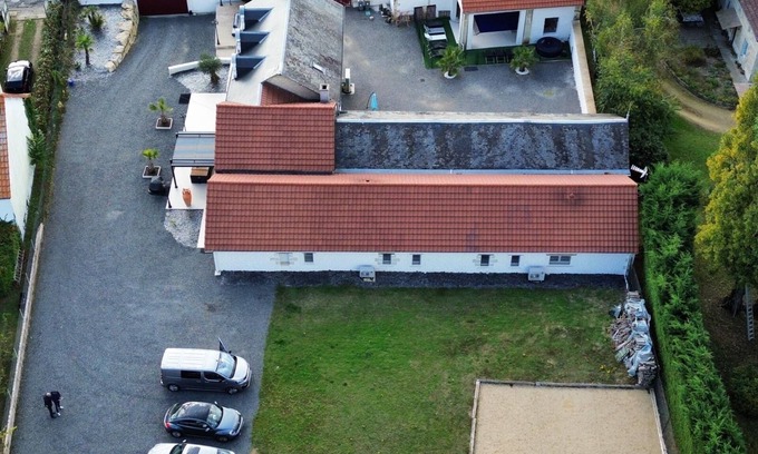Jaunay-Marigny Bed & Breakfast | 10 minutes from the FUTUROSCOPE - Guest house with pool and spa