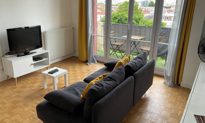 Choisy-le-Roi Apartment | 10 mn from Orly and Paris, 3-room apartment in a quiet residence.