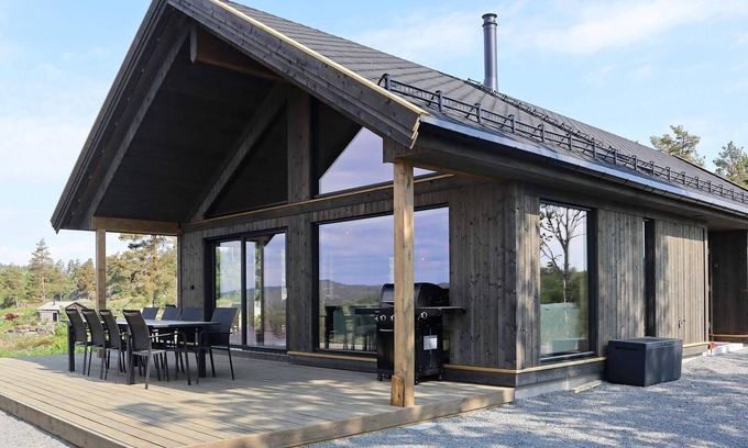 Risor House | 10 person holiday home in Søndeled