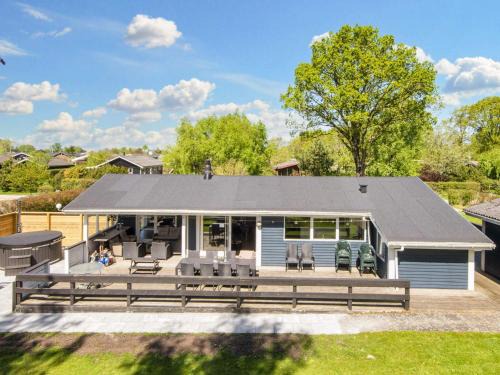 Fjellerup Strand House | 10 person holiday home in Glesborg-By Traum