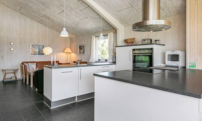 Hou House | 10 person holiday home in Hals