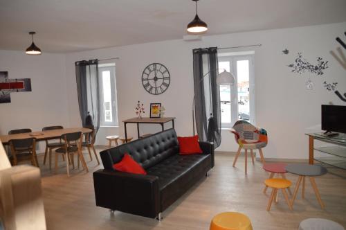 Mauleon Apartment | 10 rue du renard