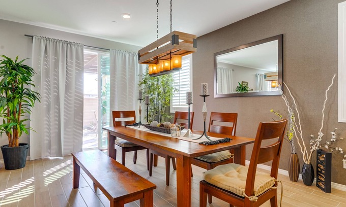 Mira Loma House | 1000 MBPS Fast Wifi★Model Home★Luxury Family Retreat 5B/4b