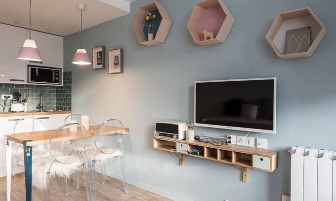 Le Lavachet Apartment | 100m from resort center, 1st floor, balcony, tv, ski locker, 24m², Tignes