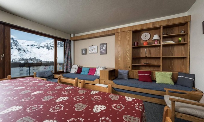 Tignes le Lac Apartment | 100m from resort center, 3rd floor, balcony, tv, ski locker, 53m², Tignes
