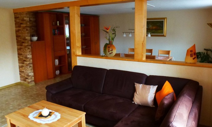 Sulzdorf an der Lederhecke Apartment | 100qm große, vollständig eingerichtete FeWo mit 3 Schlafzimmern