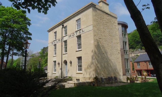 Nailsworth Apartment | (103)Beautiful Apartment in Landmark Cotswold Grade II Listed Georgian House -