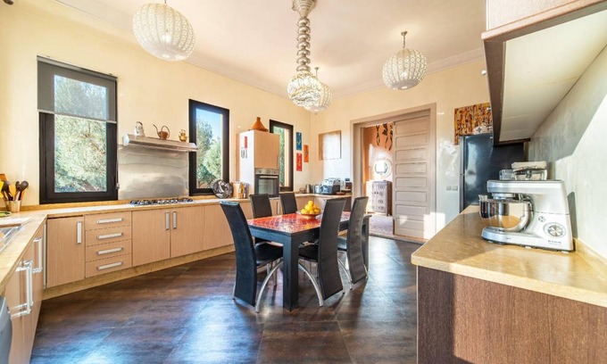 Annakhil House | 1030 m² House ∙ 6 bedrooms ∙ 14 guests