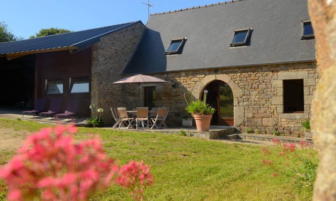 Ploulech House | 105 m² Gîte ∙ 3 bedrooms ∙ 8 guests