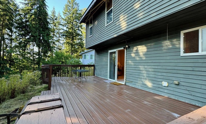 Somerset House | 108 & up, new renovated unit in Bellevue, easy access to Seattle & other citiesn
