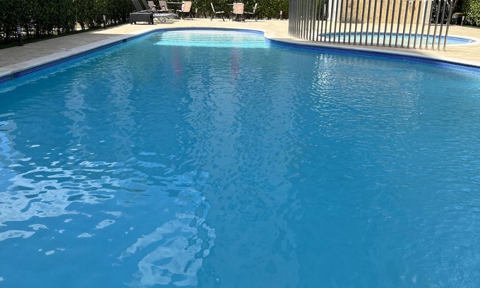 Punal Apartment | 10Min. Del Aeropuerto apt.picina aire wifi 24H seguridad patio de juegos parqueo