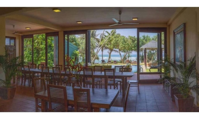 Kathaluwa Villa | 11 AC Bedroom Villa - Sleeps 22, Beach front, Pool