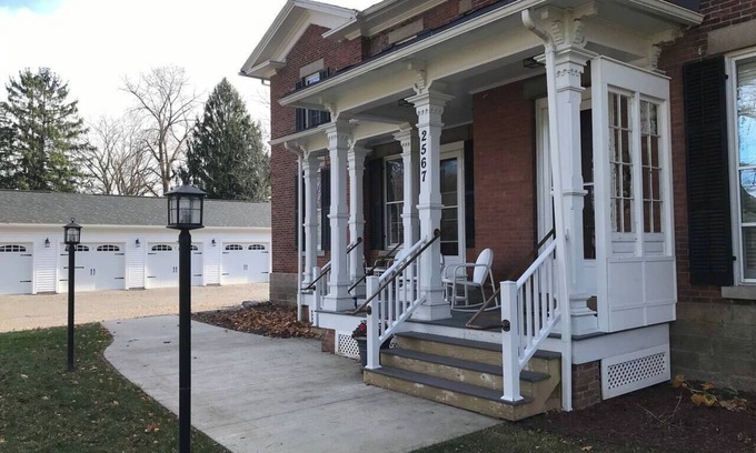 Rochester Apartment | #11 Full kitchen, private w/easy highway access