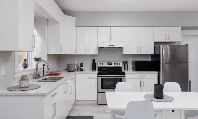 Delta Apartment | 11058 - 83A Bsmnt Suite