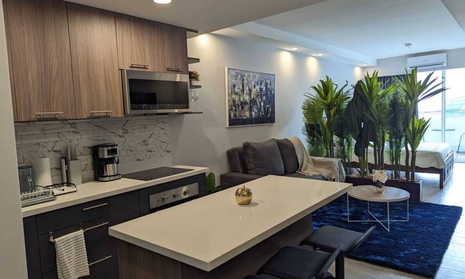 Heredia Apartment | 113 Rocks, Perfect location for business and having everything within reach.