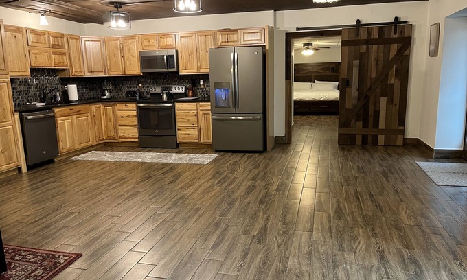 Louisville Apartment | 1174 Topside! Cozy 2BR apartment!