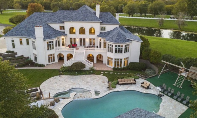 Morris House | 12,000 SF Mansion w/Pool & Lakeview