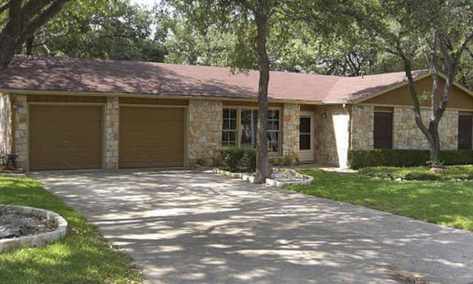 Springwoods House | 12 acre park, huge kitchen, lots of open and private living spaces