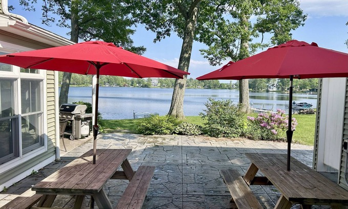 Montrose House | 12 Bedroom Lake House, 150 ft Lakefront, 1 Acre, Beach, Ski Elk Mountain Poconos