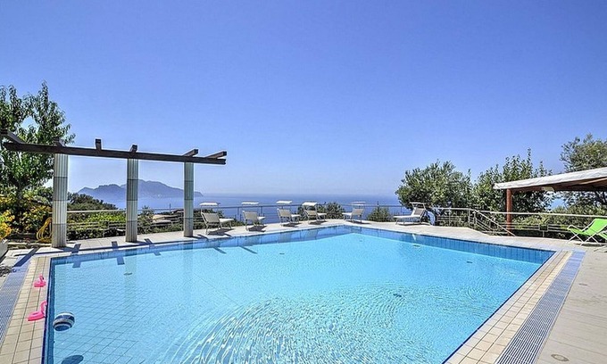 Schiazzano Villa | 12 bedroom villa with private pool for 28 guests on Sorrento & Amalfi Coast