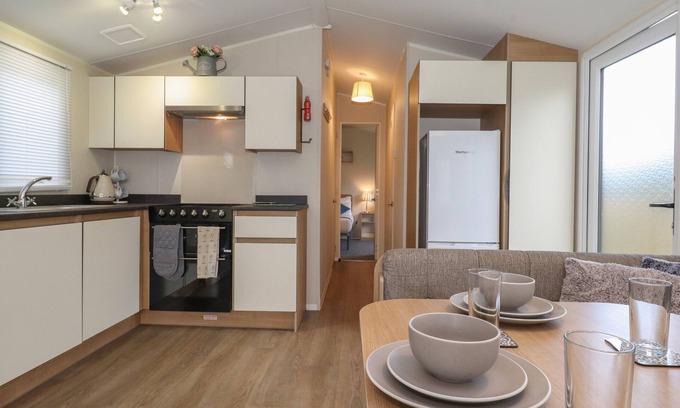 Carnforth Cottage | 12 MEADOW VIEW, pet friendly, with a garden in Kirkby Lonsdale