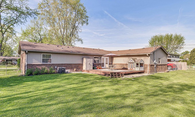 Brownsburg House | 12 Mi to Indianapolis Motor Speedway: Home w/Deck