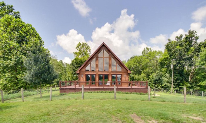 Republican Grove House | 12 Mi to Staunton River Nathalie Cabin with Deck