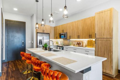 North Burnet Apartment | 12 Min to Downtown Balcony Apt with Free Parking