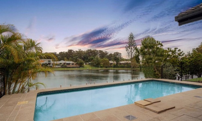 Mountain Creek House | 12 Munbilla Court · Canal front, pet friendly, relaxing views w/ pool