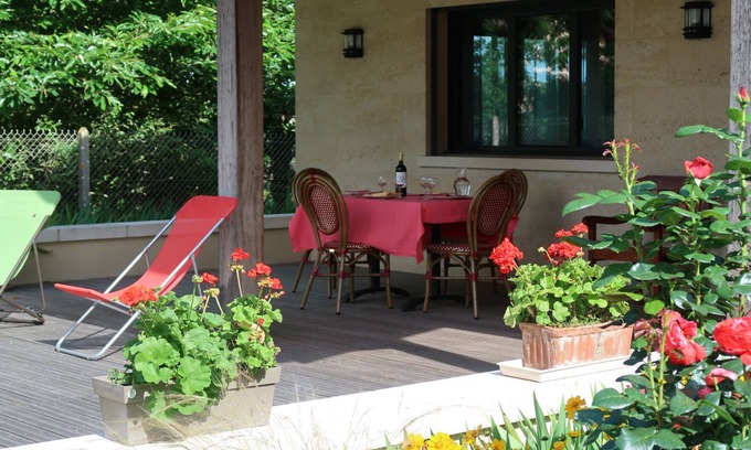 Pessac House | 120m2 detached house with PRM access facing the Pape Clément vineyards