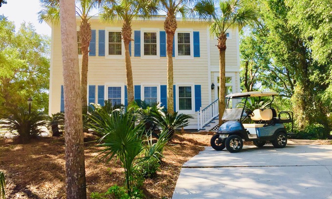 Isle of Palms House | 125 yds to beach: Immaculate home w golf cart- elevator & EV Charger
