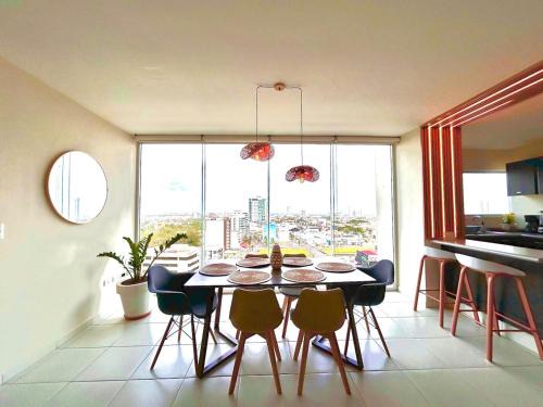 Jimenez Apartment | 12th Floor CViews Andamar Walking Beach