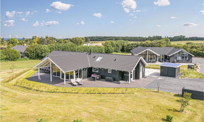 Skastrup House | 134 m² House ∙ 4 bedrooms ∙ 12 guests