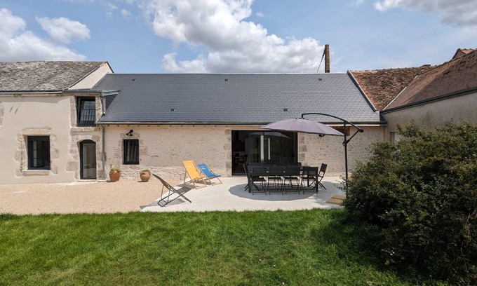 Huisseau-sur-Mauves Cottage | 135 m² Cabin ∙ 4 bedrooms ∙ 10 guests