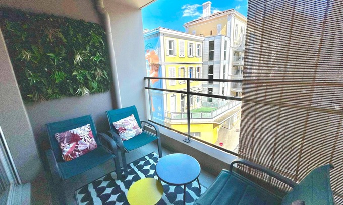 La Joliette Apartment | 13OR charming T3, car park, terrace, centre Joliette/Panier