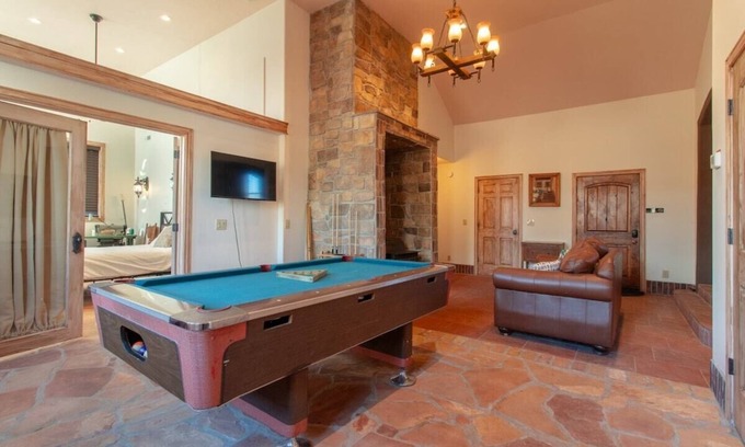 Parowan House | 14 Guests, 5BR/2BA, Game room & Spacious Living